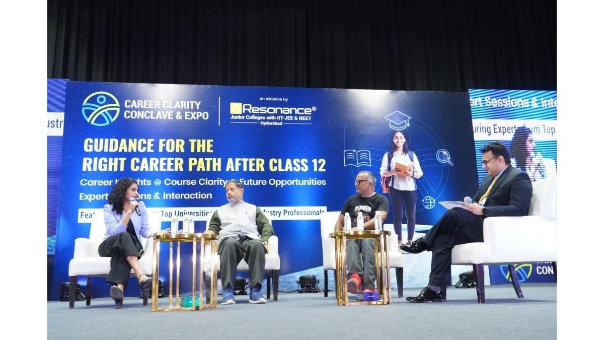 Resonance Hyderabad Hosted Career Clarity Conclave & Expo at JNTU Auditorium, Hyderabad